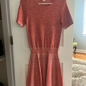 Super cute dress with elastic waste.